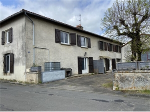 maison-villa à la vente -   86250  CHARROUX, surface 120 m2 vente maison-villa - APR675829